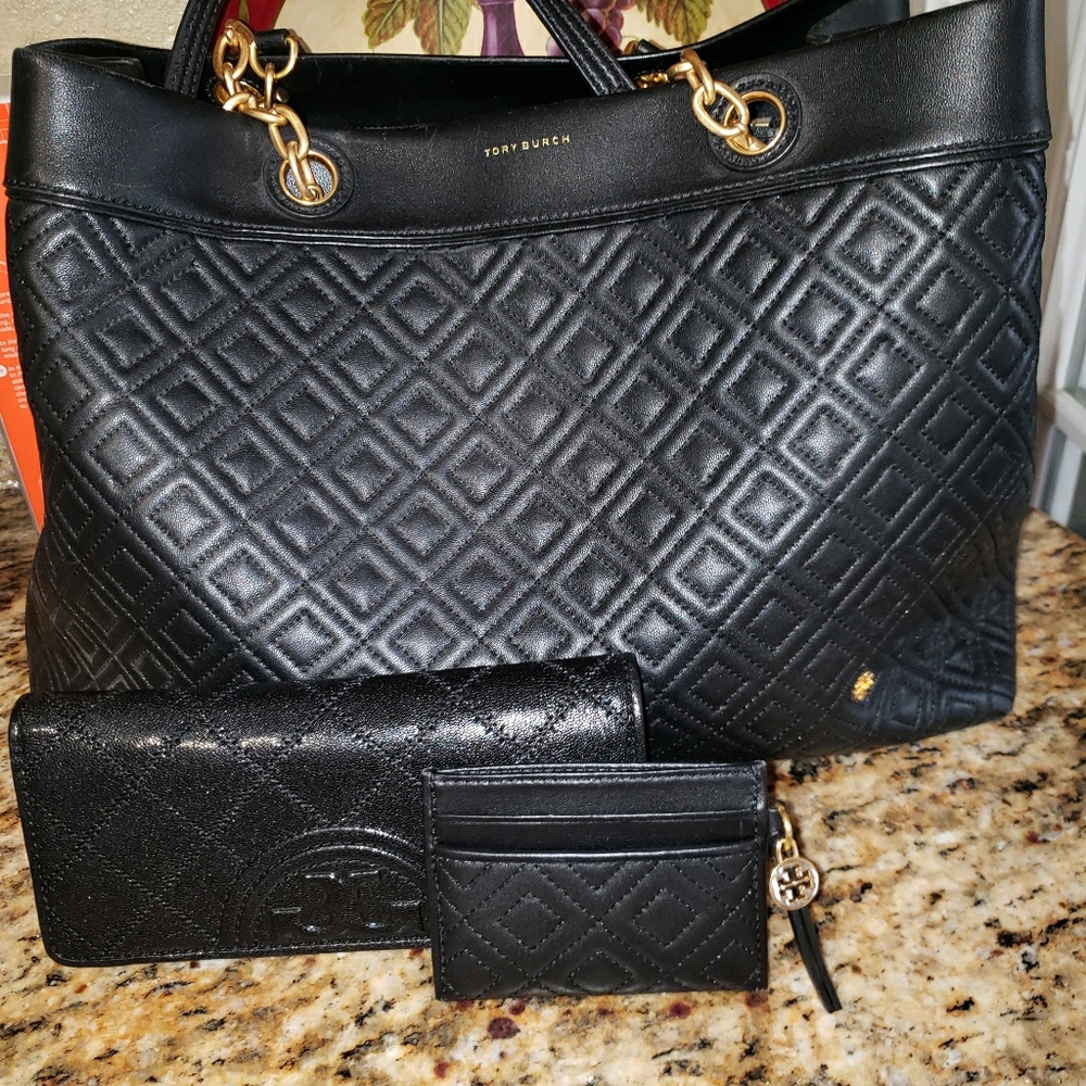 Authentic Tory Burch purse w/wallet and card holde